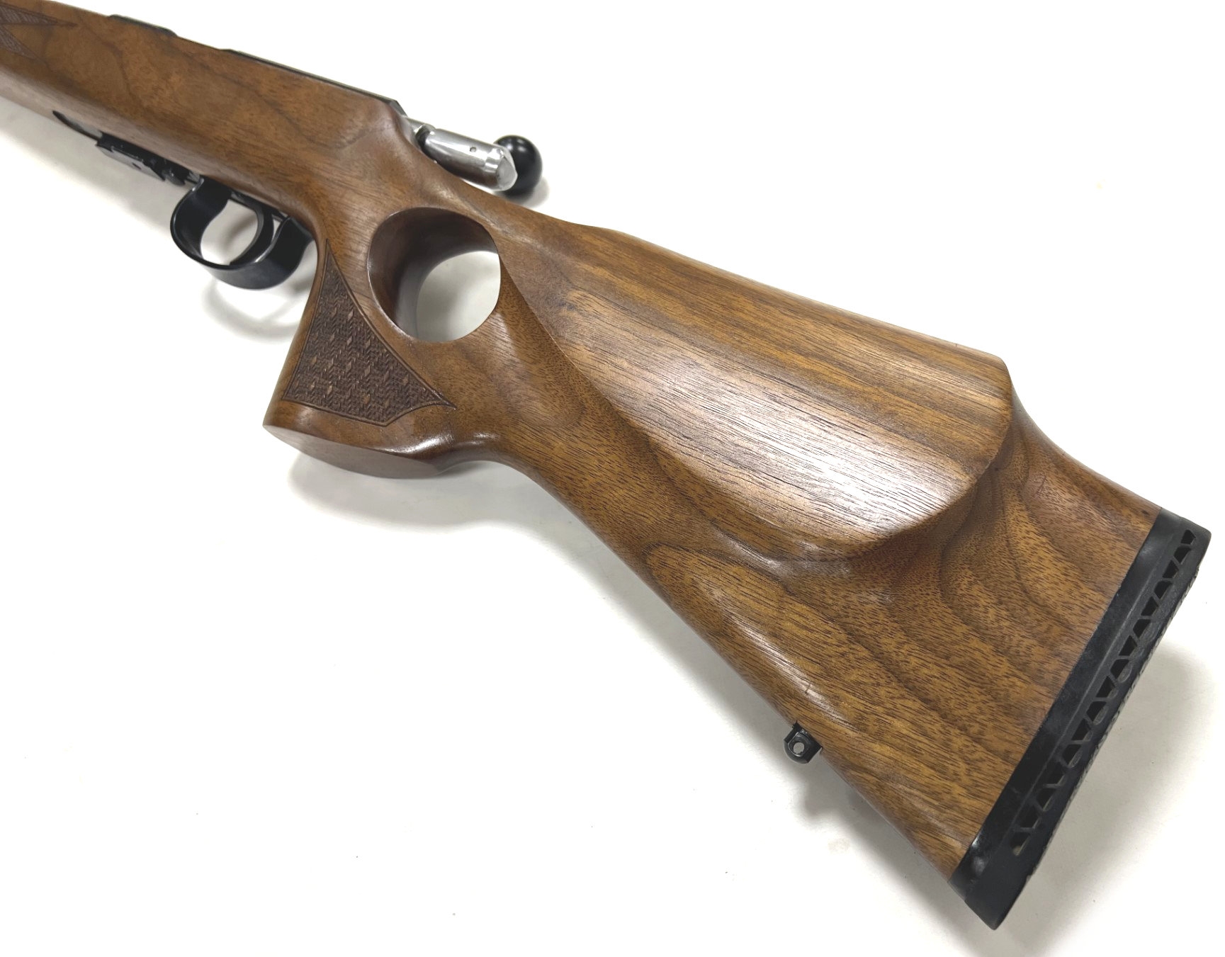 used anschutz 1517 walnut thumbhole rifle