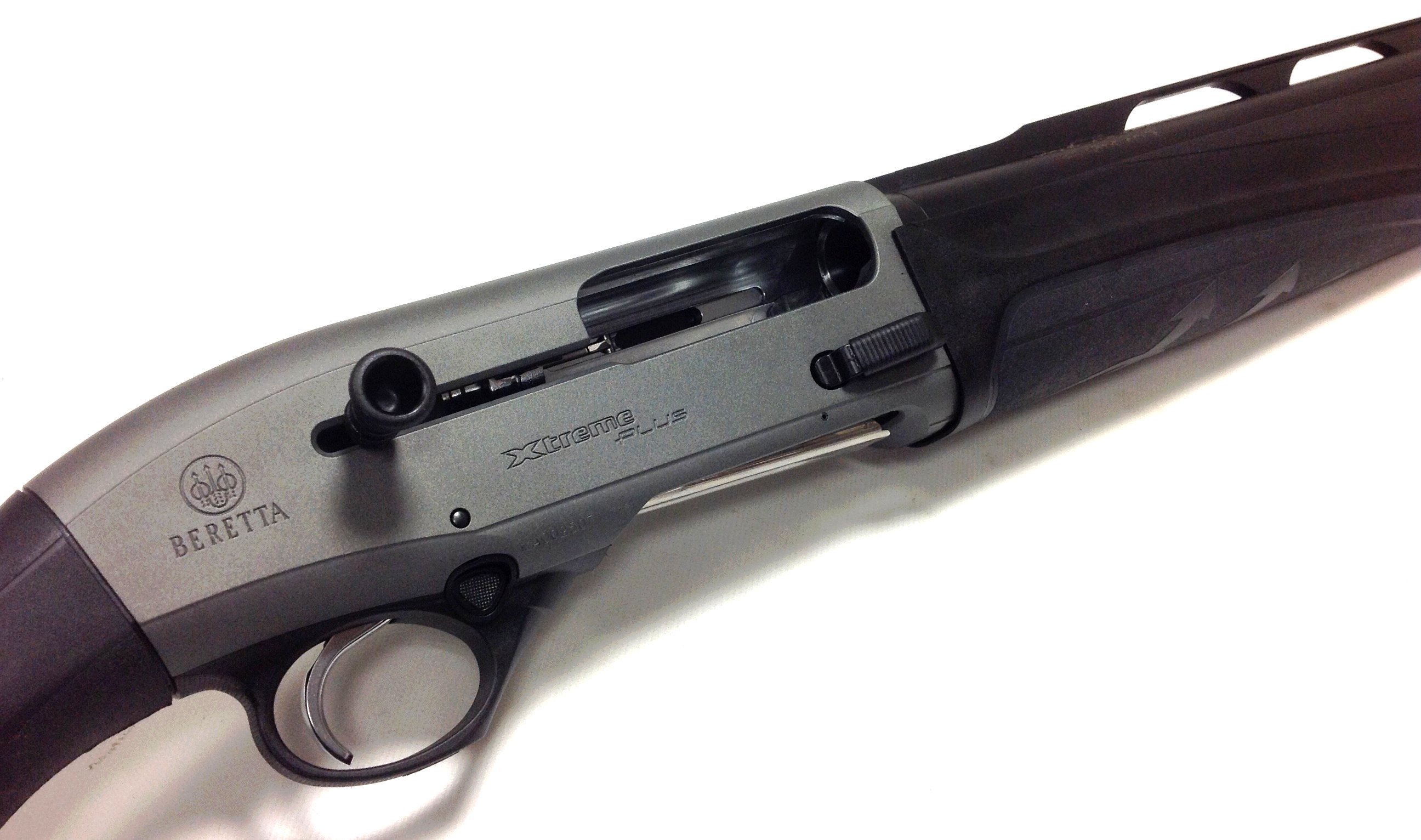 Beretta A400 Xtreme Plus 28" shotgun with kick off