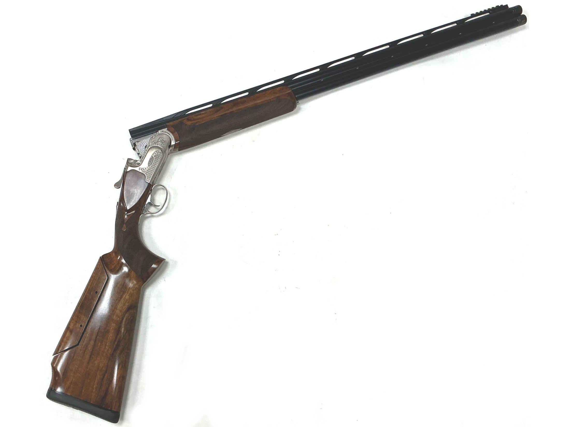 Used Caesar Guerini Invictus I Ascent 32" Over And Under Main Image used caesar guerini invictus i ascent