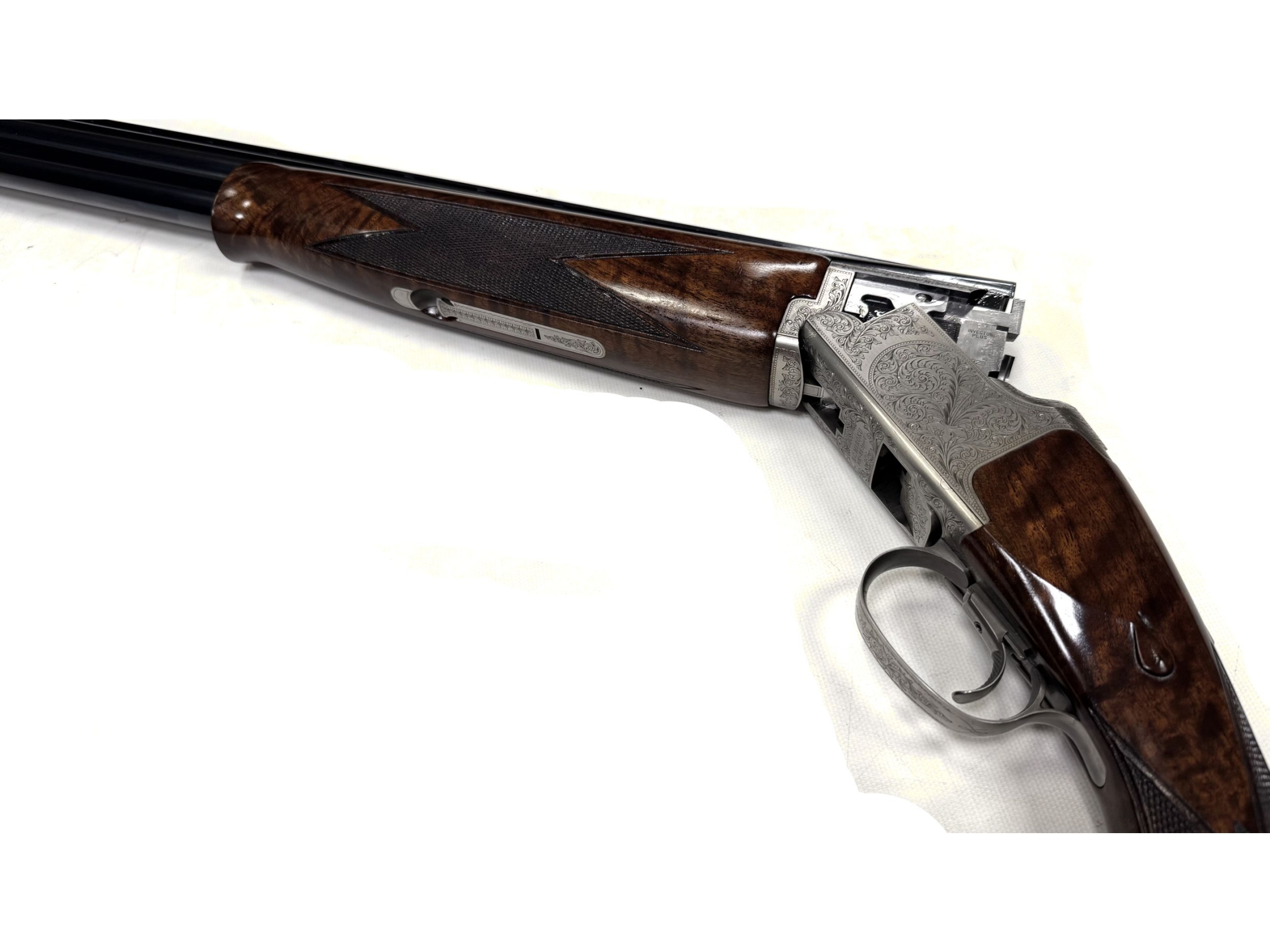 Used Miroku MK38 Grade 5 Sporter 32" 12B Shotgun Image 2 used 32" miroku