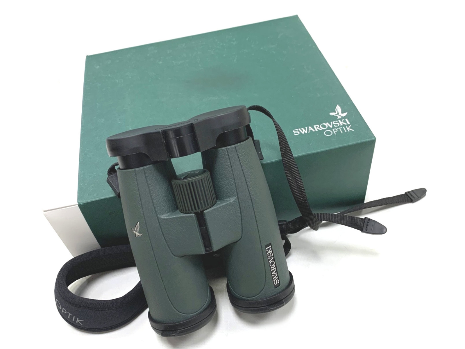Used Swarovski SLC 8x42 Binoculars Main Image used swarovski 8x42 slc binoculars